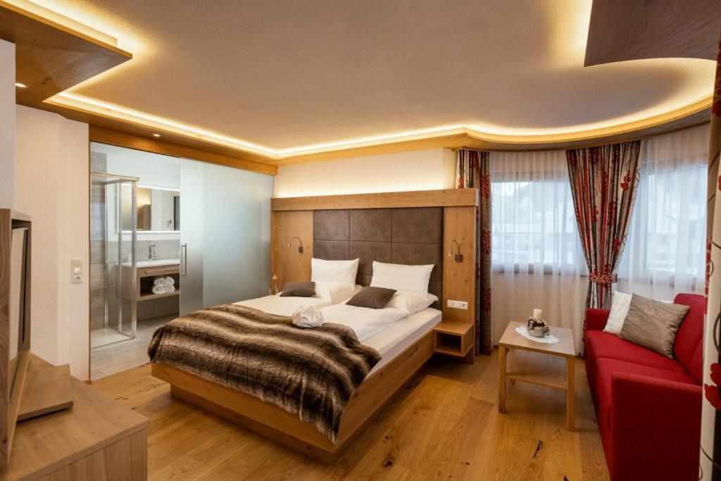 Dorfstube Hotel Holzgau Exterior photo