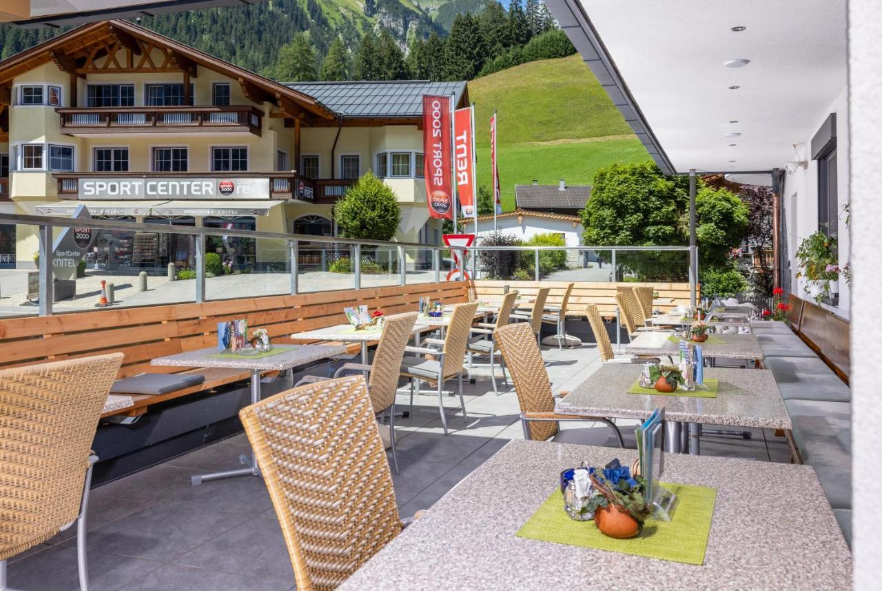 Dorfstube Hotel Holzgau Exterior photo
